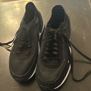 Nike black sneakers